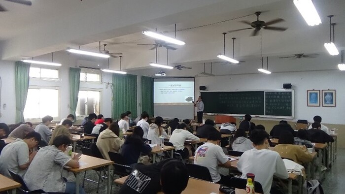 114年4月16日講師與學生照片圖片