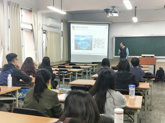 中華民國期貨業商業同業公會至校舉辦職涯講座