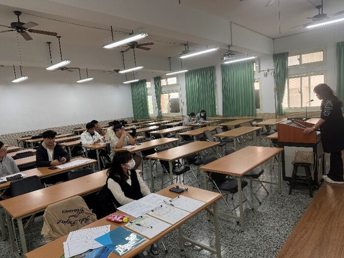 114年11月19日講師與學生照片2圖片