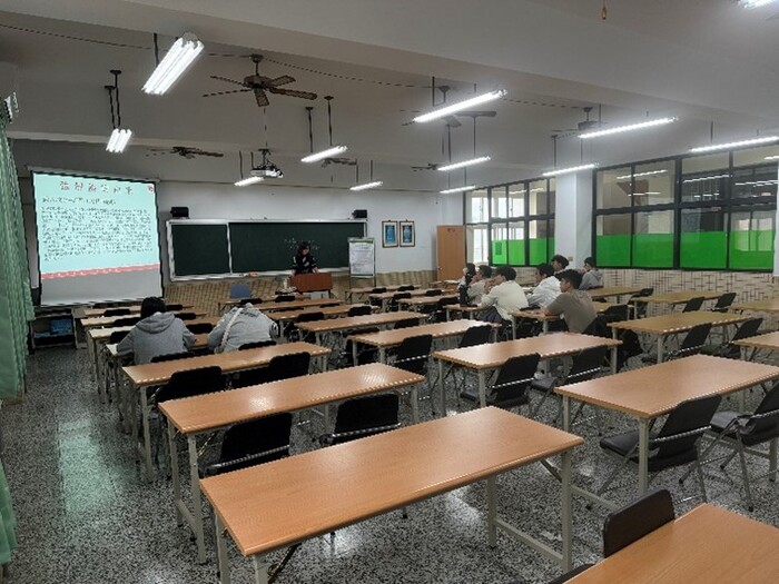 114年11月19日講師與學生照片3圖片