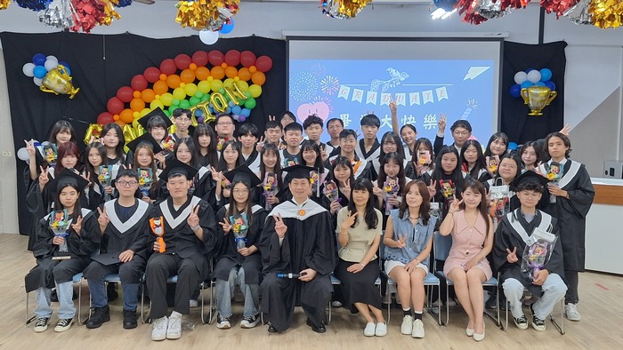 畢業生大合照圖片